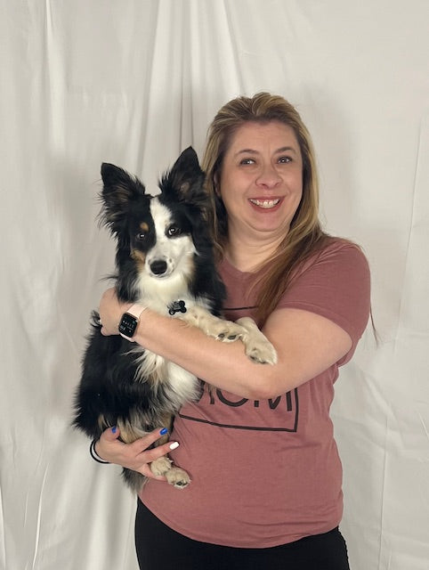 Dog Mom graphic tee