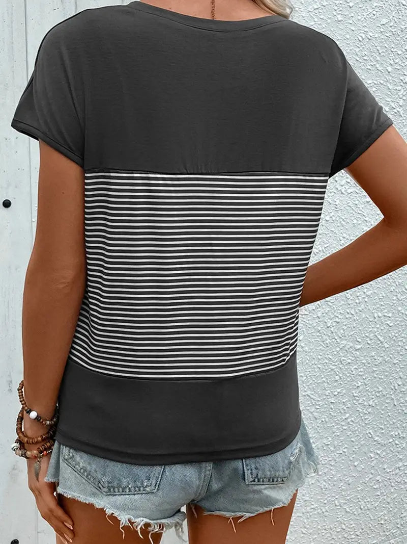V-Neck striped t-shirt
