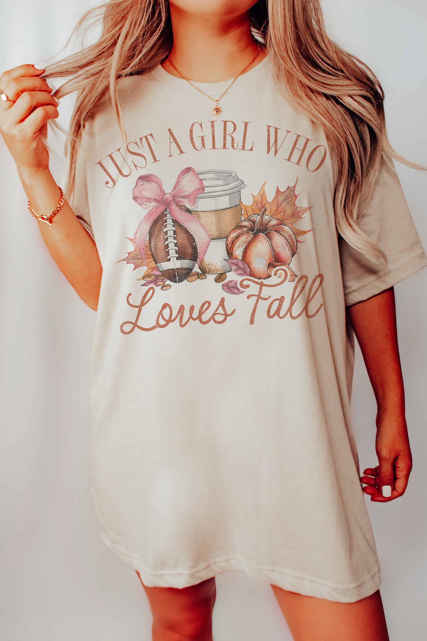 Just a girl who loves fall tee